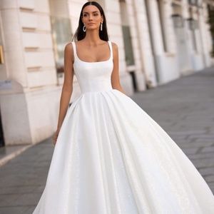 Milla Nova Gabrielle Princess wedding gown,wedding dress size 8 US, 38-40 EU